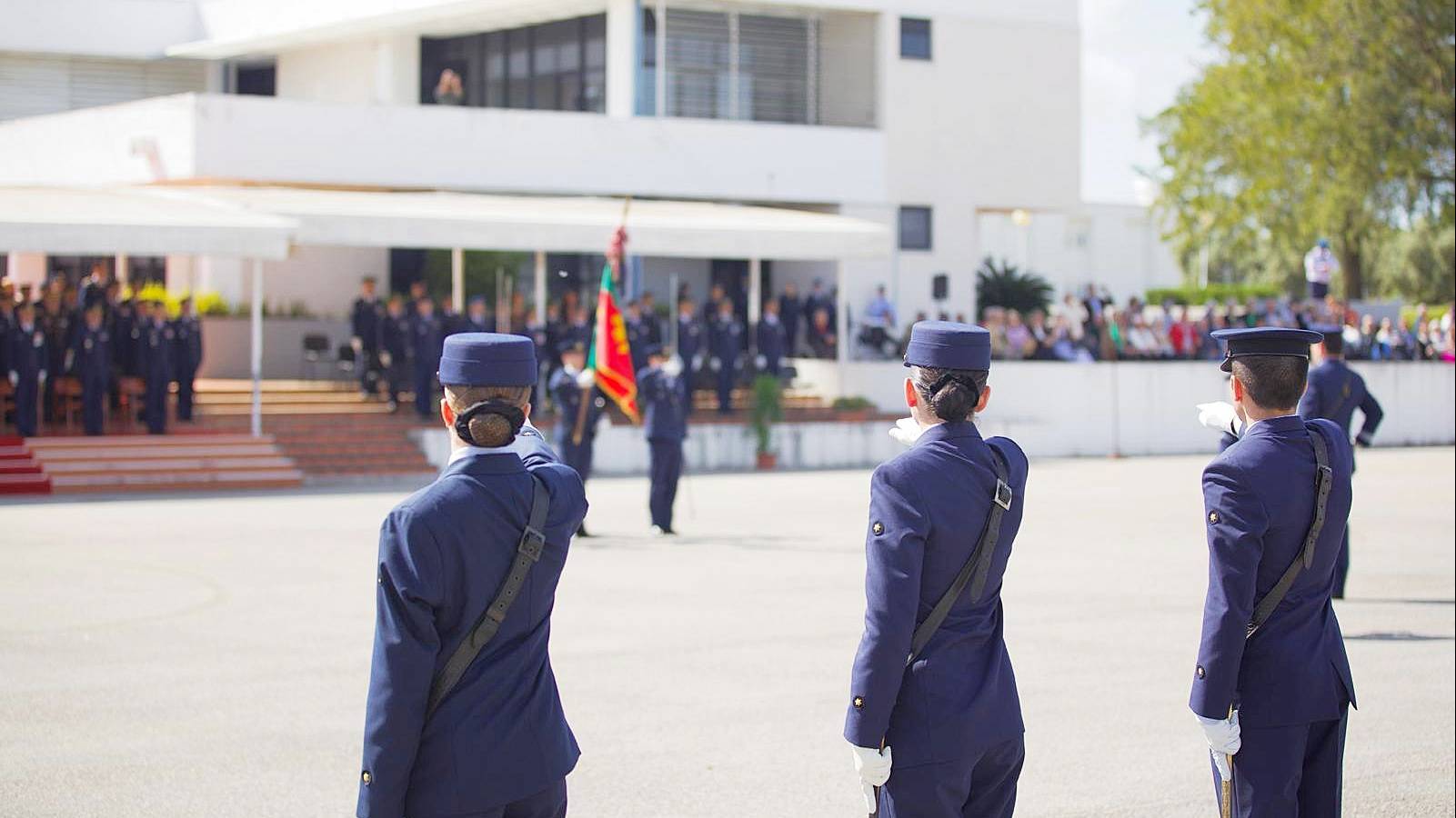 Consulta P�blica dos projetos de revis�o dos Regulamentos dos concursos de admiss�o aos Est�gios T�cnico-Militares para ingresso nos quadros especiais da categoria de oficiais dos quadros permanentes da FA