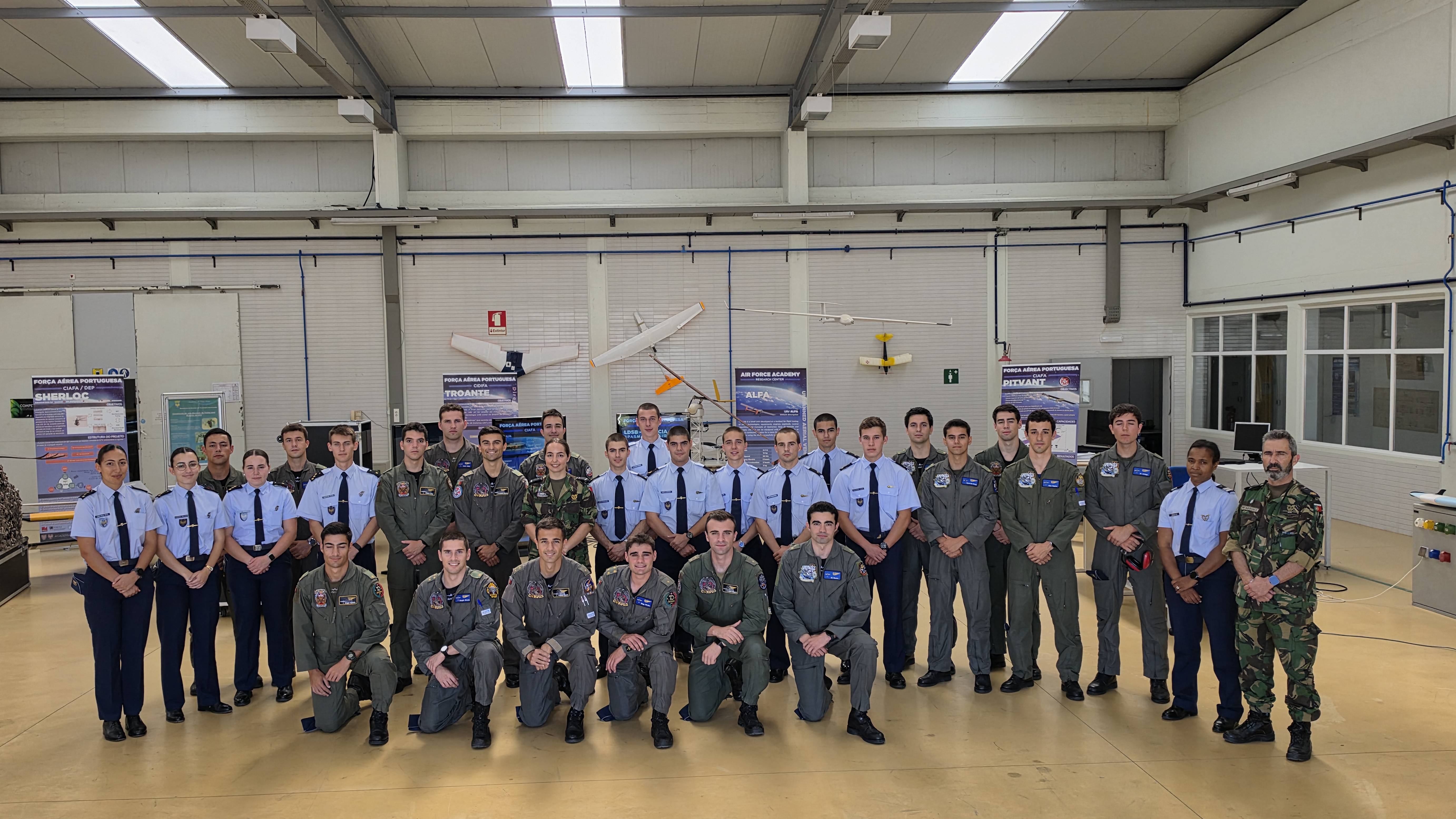 Alunos da Academia da For�a A�rea desenvolvem simulador de voo do F-16
